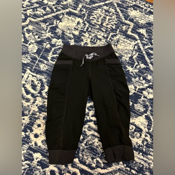 Athleta Drawstring Capris - Picture 1 of 3